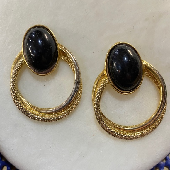 Jewelry - Vintage Black Oval Hoops